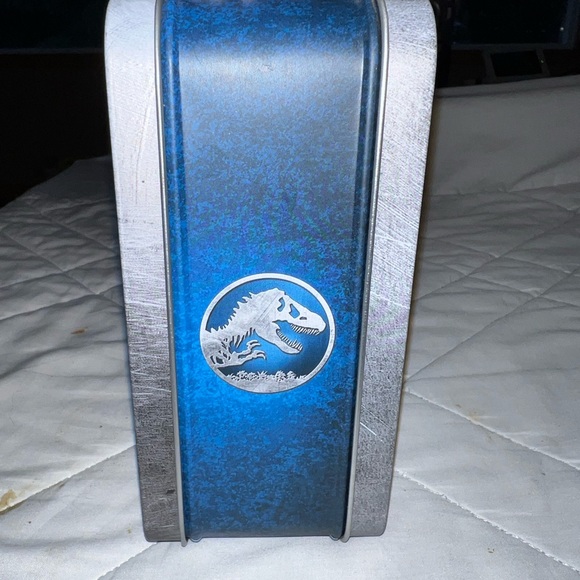 Jurassic World Collectible Lunch Box - Picture 4 of 8